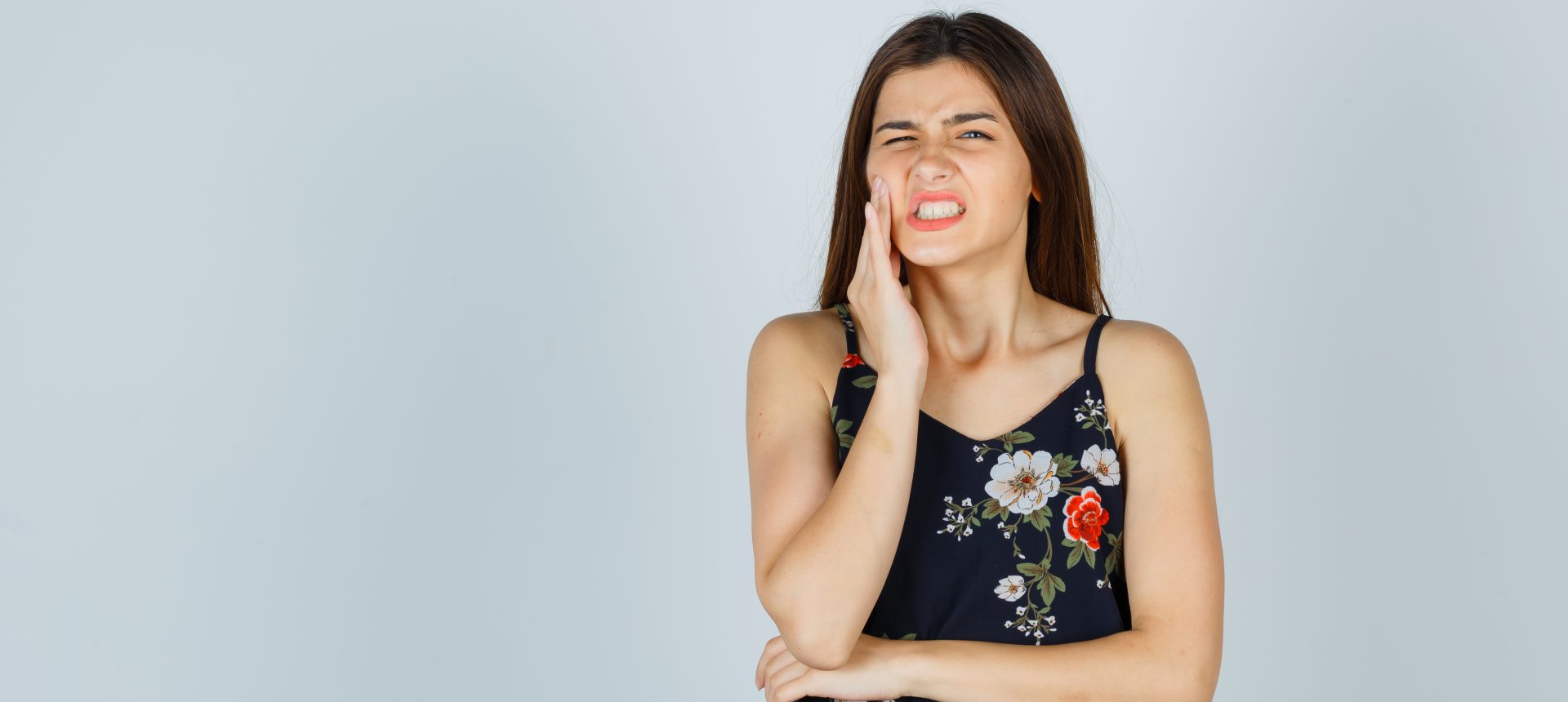 Tüm Dişlerinizin Aniden Ağrımasına Ne Sebep Olabilir?