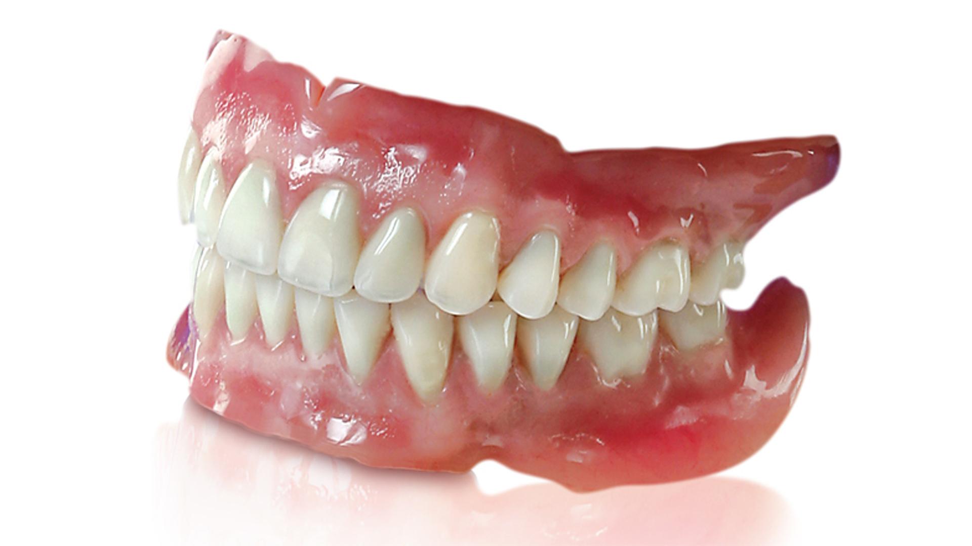 Hareketli Diş Protezlerinizi Taktığınız İlk 30 Gün Neler Yaşayacaksınız?